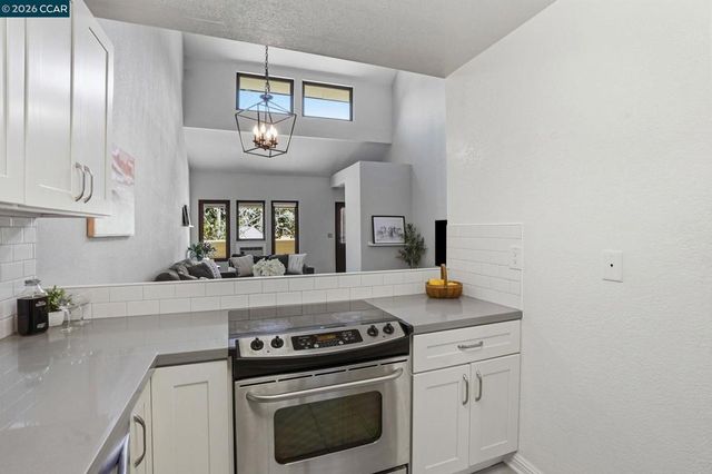 700 Suntree Ln 711, Pleasant Hill, CA 94523