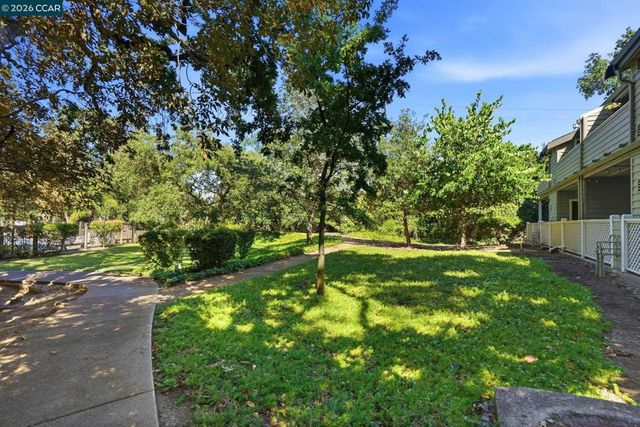 700 Suntree Ln 711, Pleasant Hill, CA 94523