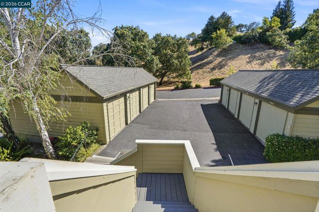 700 Suntree Ln 711, Pleasant Hill, CA 94523