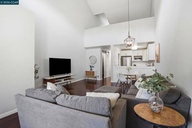 700 Suntree Ln 711, Pleasant Hill, CA 94523