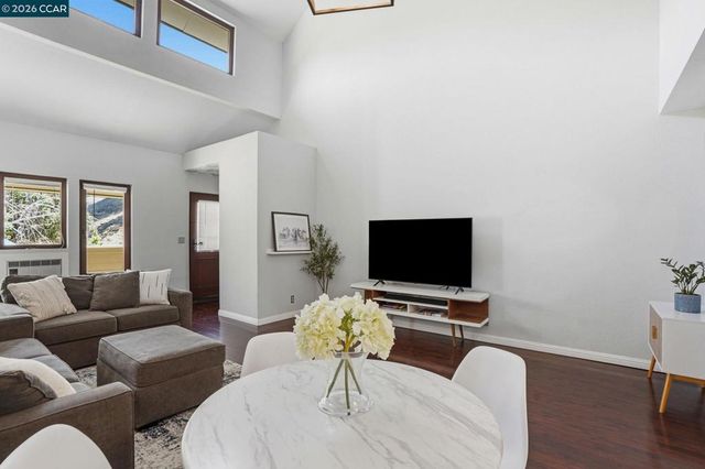 700 Suntree Ln 711, Pleasant Hill, CA 94523