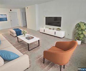 326 Prospect Avenue 5H, Hackensack, NJ 07601