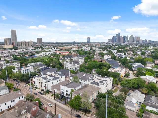 1824 Vermont Street, Houston, TX 77006