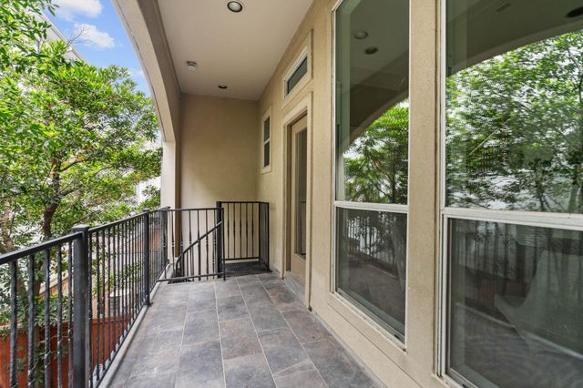 1824 Vermont Street, Houston, TX 77006