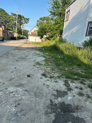 6715 S Claremont Avenue, Chicago, IL 60636