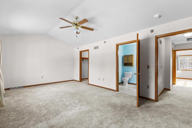 4225 W Grange AVENUE, Greenfield, WI 53221