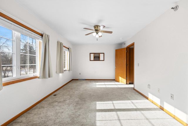 4225 W Grange AVENUE, Greenfield, WI 53221