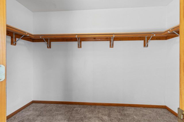 4225 W Grange AVENUE, Greenfield, WI 53221