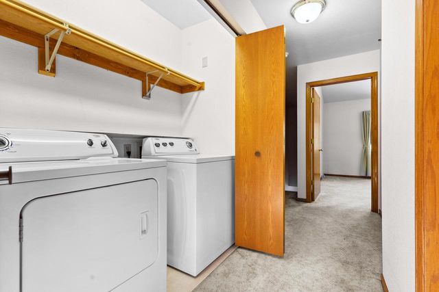 4225 W Grange AVENUE, Greenfield, WI 53221