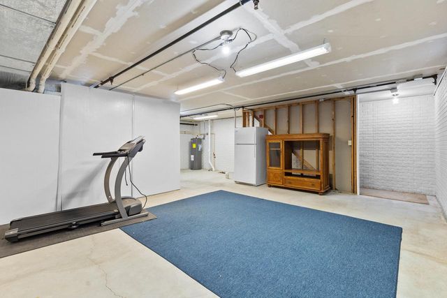 4225 W Grange AVENUE, Greenfield, WI 53221