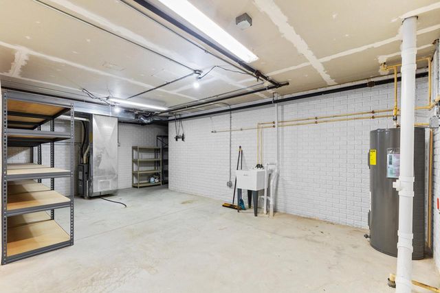 4225 W Grange AVENUE, Greenfield, WI 53221