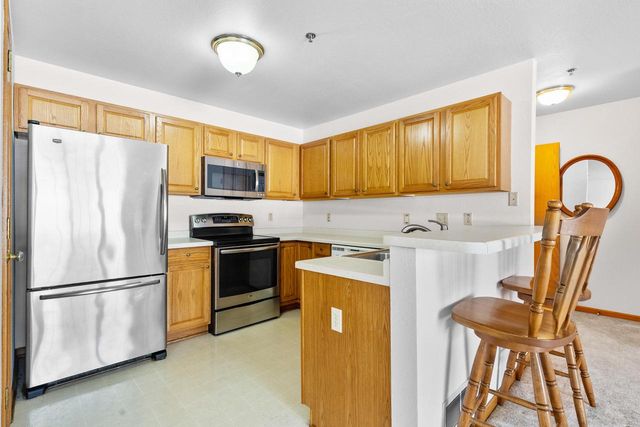 4225 W Grange AVENUE, Greenfield, WI 53221