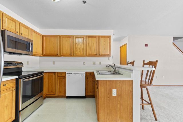 4225 W Grange AVENUE, Greenfield, WI 53221