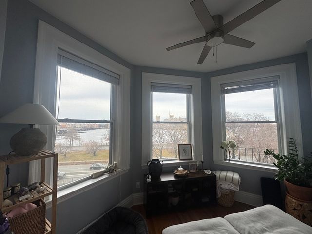 464 Beacon St 3R, Boston, MA 02115