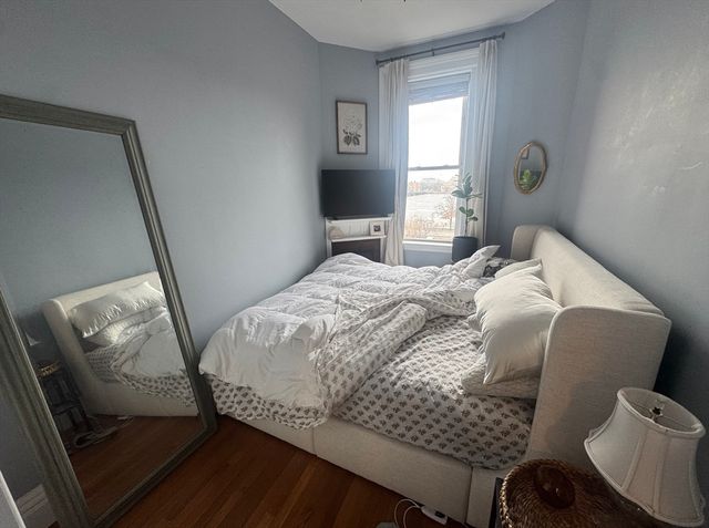 464 Beacon St 3R, Boston, MA 02115