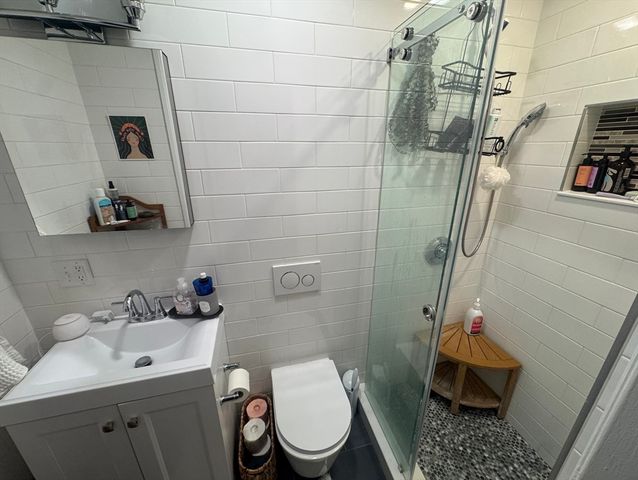 464 Beacon St 3R, Boston, MA 02115