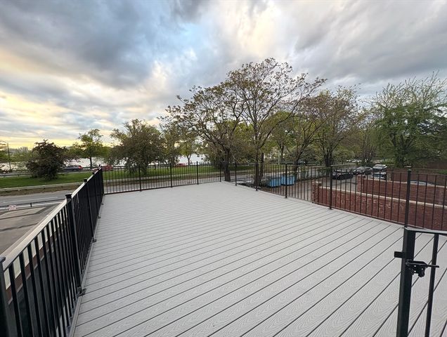 464 Beacon St 3R, Boston, MA 02115