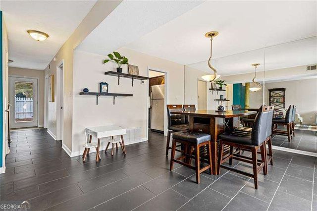 1129 Roselawn Lane SE, Marietta, GA 30067