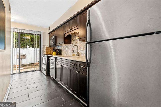 1129 Roselawn Lane SE, Marietta, GA 30067