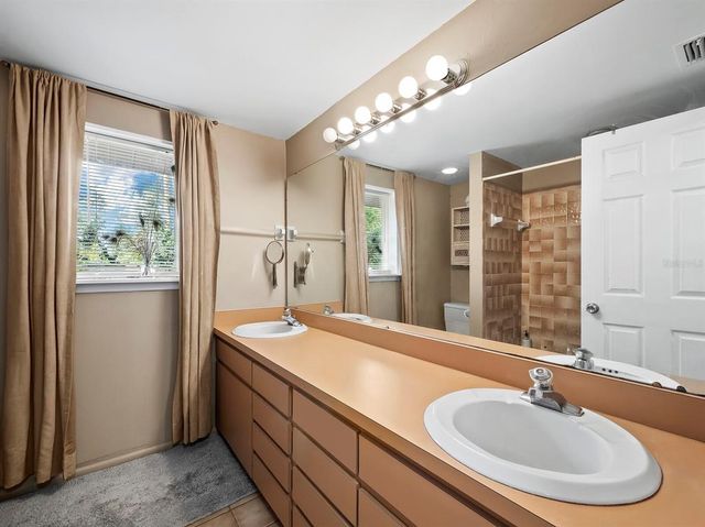 5645 CHURCHILL DOWNS ROAD, Sarasota, FL 34241