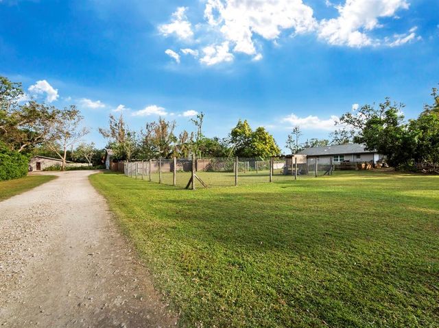 5645 CHURCHILL DOWNS ROAD, Sarasota, FL 34241