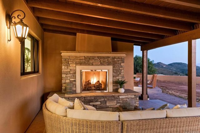 19185 Via Cuesta, Ramona, CA 92065