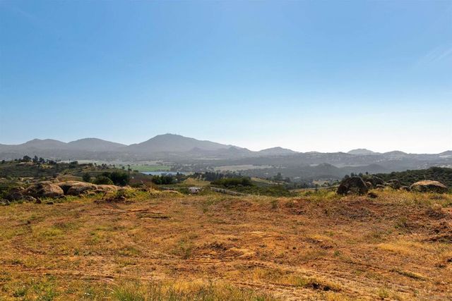 19185 Via Cuesta, Ramona, CA 92065