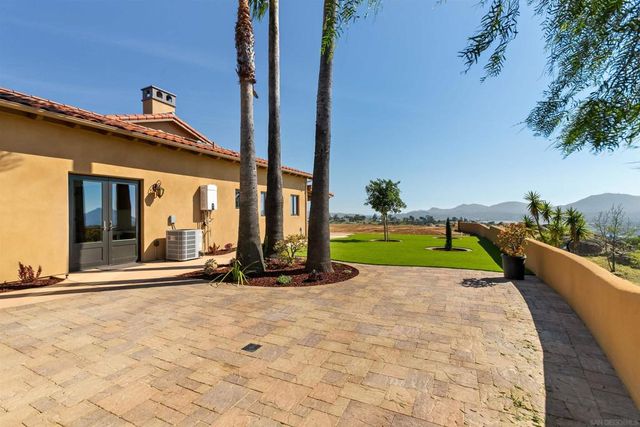 19185 Via Cuesta, Ramona, CA 92065