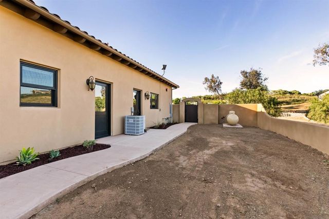 19185 Via Cuesta, Ramona, CA 92065