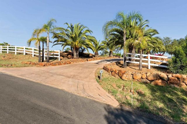 19185 Via Cuesta, Ramona, CA 92065