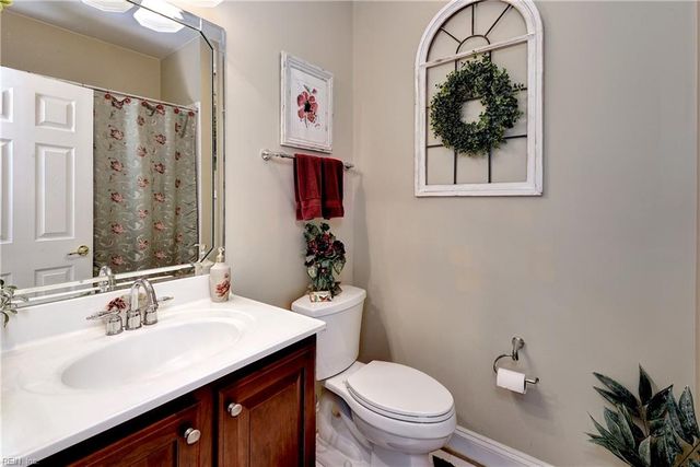 6908 Chancery LN, Williamsburg, VA 23188