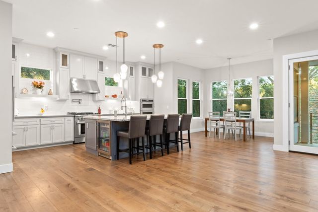 1920 Coyote Ct, Auburn, CA 95603