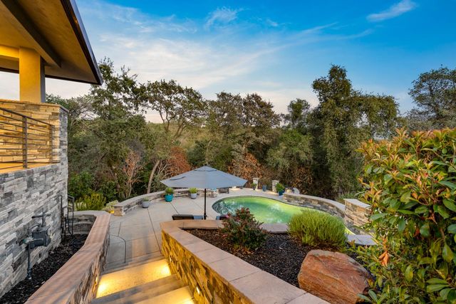 1920 Coyote Ct, Auburn, CA 95603