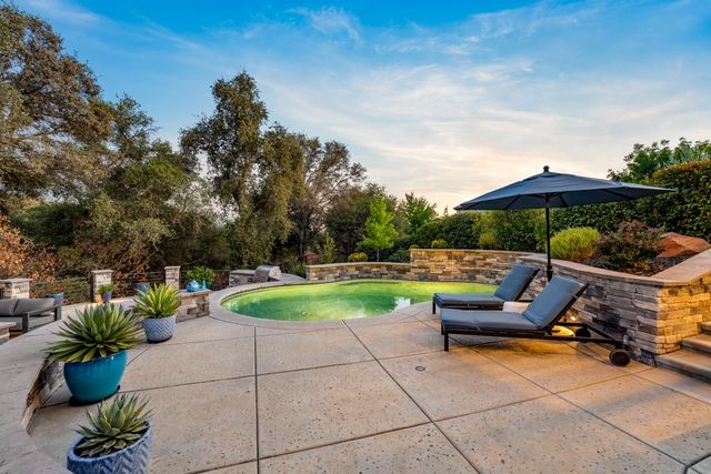 1920 Coyote Ct, Auburn, CA 95603