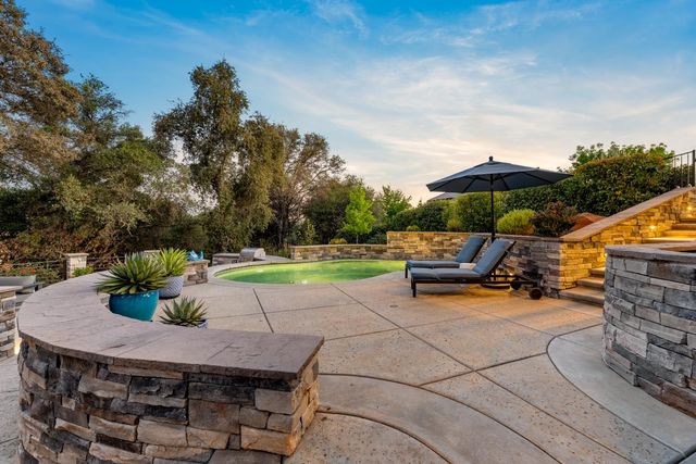 1920 Coyote Ct, Auburn, CA 95603