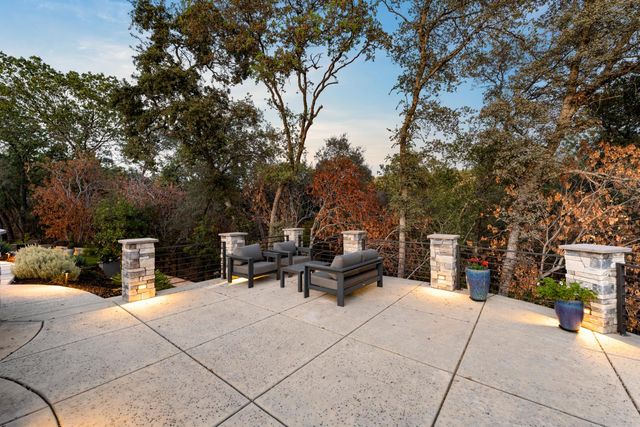 1920 Coyote Ct, Auburn, CA 95603