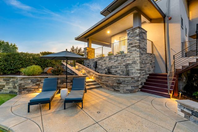1920 Coyote Ct, Auburn, CA 95603