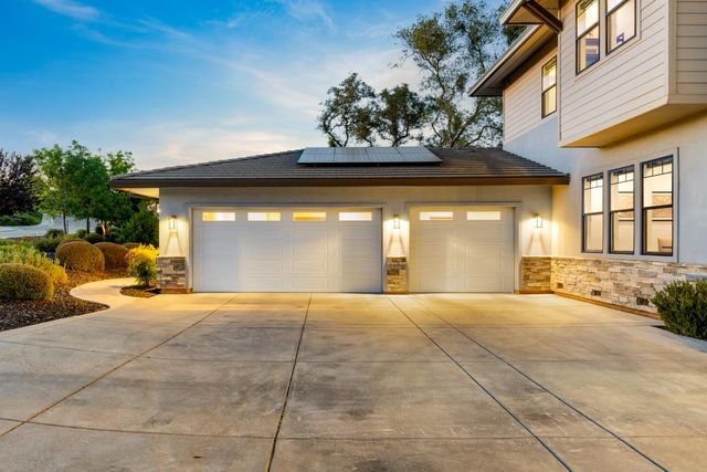 1920 Coyote Ct, Auburn, CA 95603