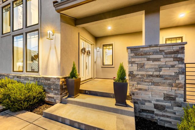 1920 Coyote Ct, Auburn, CA 95603