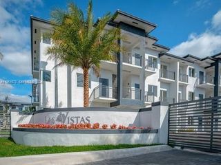 7941 W 2nd Ct 204, Hialeah, FL 33014