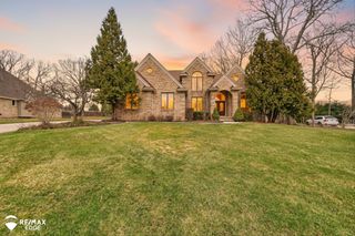 1223 Kings Carriage Road, Grand Blanc, MI 48439