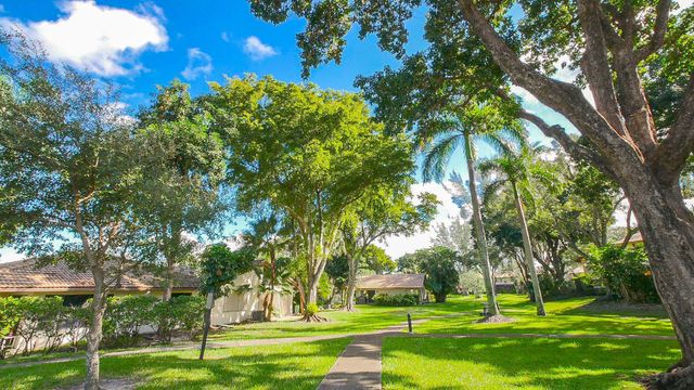 5614 Hammock Ln 113, Fort Lauderdale, FL 33319