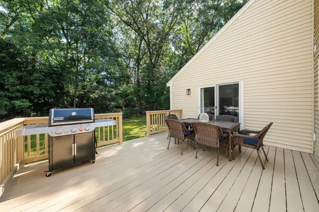14 Dotty Ann Dr, Framingham, MA 01701