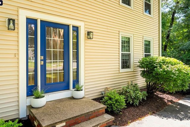 14 Dotty Ann Dr, Framingham, MA 01701
