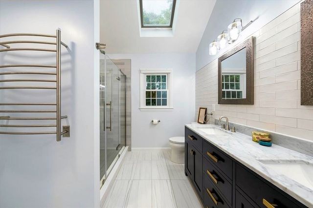 14 Dotty Ann Dr, Framingham, MA 01701