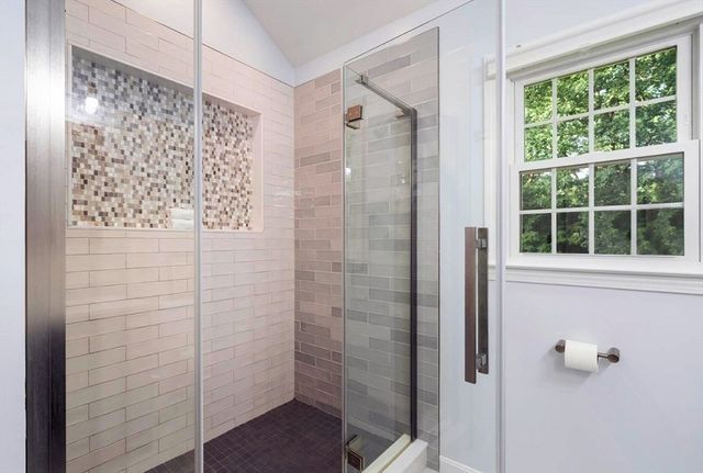 14 Dotty Ann Dr, Framingham, MA 01701