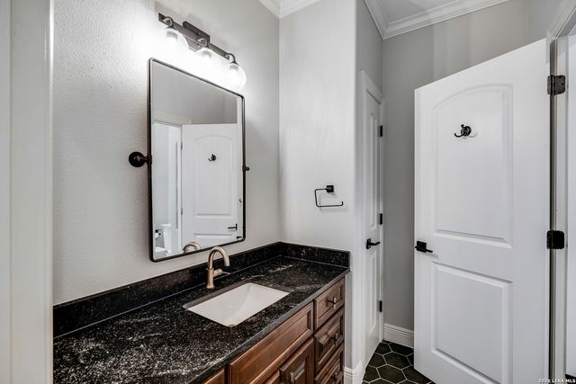 2011 Sauvignon, San Antonio, TX 78258