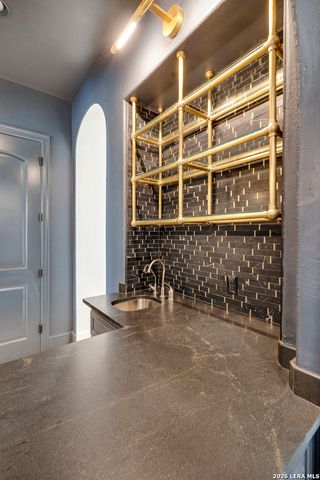 2011 Sauvignon, San Antonio, TX 78258