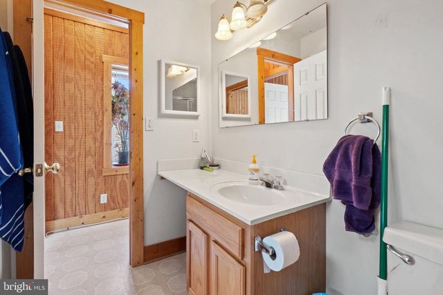 11947 LEE HWY, Sperryville, VA 22740