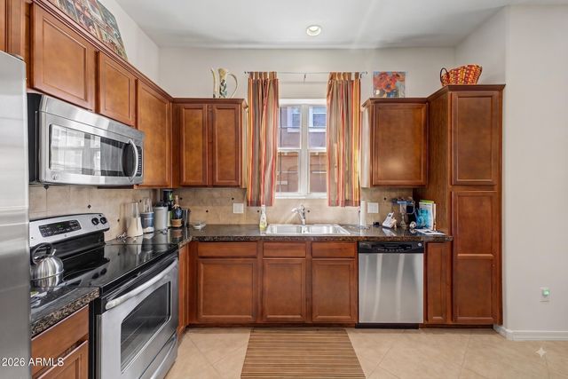 121 N CALIFORNIA Street 17, Chandler, AZ 85225